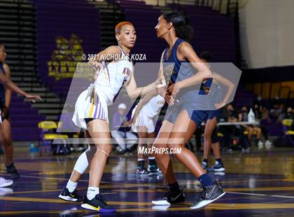 Thumbnail 3 in Warren vs. Lynwood photogallery.