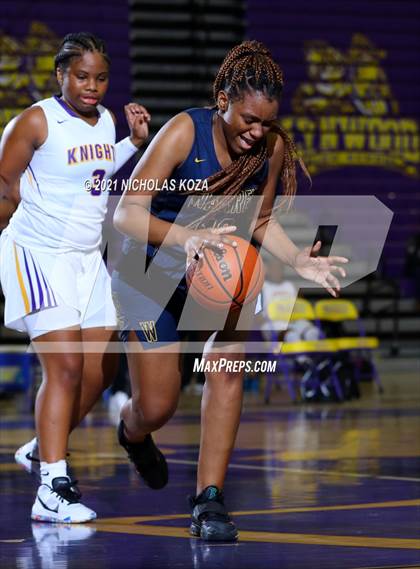 Thumbnail 2 in Warren vs. Lynwood photogallery.