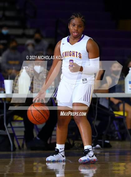 Thumbnail 2 in Warren vs. Lynwood photogallery.
