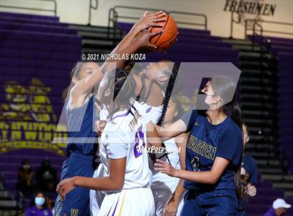 Thumbnail 1 in Warren vs. Lynwood photogallery.