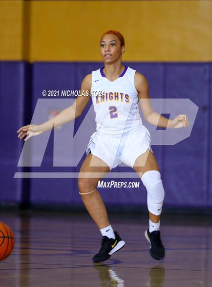 Thumbnail 1 in Warren vs. Lynwood photogallery.