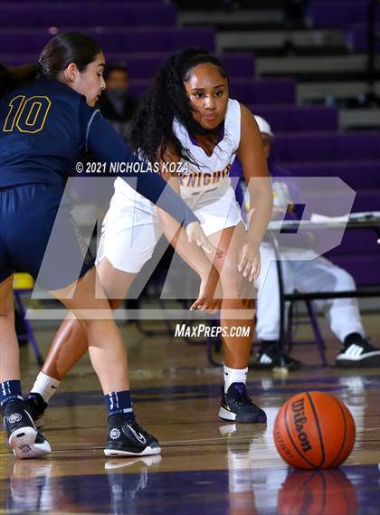 Thumbnail 2 in Warren vs. Lynwood photogallery.