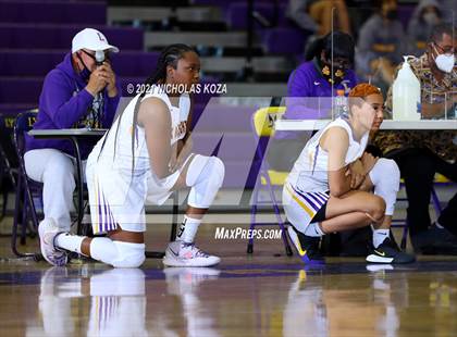 Thumbnail 2 in Warren vs. Lynwood photogallery.