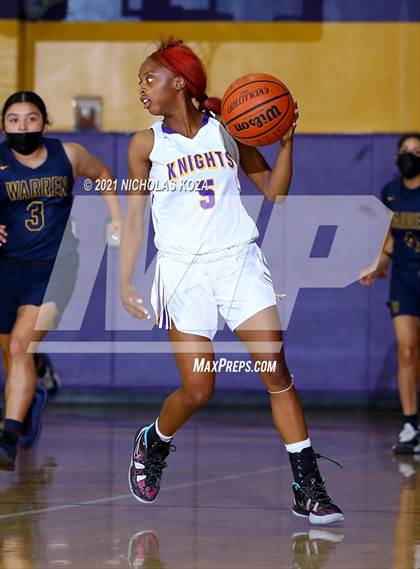 Thumbnail 1 in Warren vs. Lynwood photogallery.