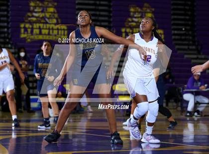 Thumbnail 3 in Warren vs. Lynwood photogallery.