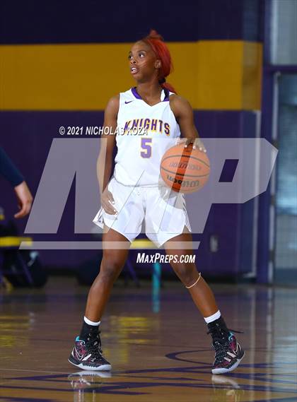 Thumbnail 2 in Warren vs. Lynwood photogallery.