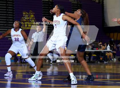 Thumbnail 1 in Warren vs. Lynwood photogallery.