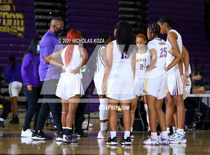 Thumbnail 1 in Warren vs. Lynwood photogallery.