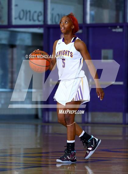 Thumbnail 3 in Warren vs. Lynwood photogallery.