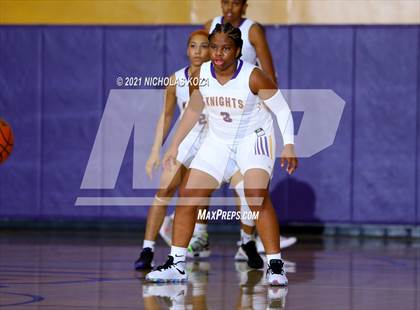 Thumbnail 1 in Warren vs. Lynwood photogallery.
