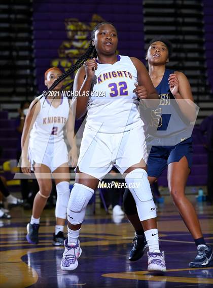 Thumbnail 1 in Warren vs. Lynwood photogallery.