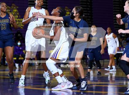Thumbnail 2 in Warren vs. Lynwood photogallery.