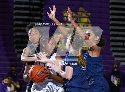 Thumbnail 3 in Warren vs. Lynwood photogallery.