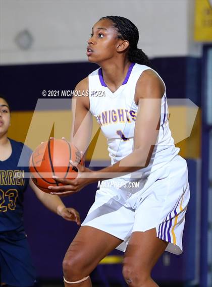 Thumbnail 2 in Warren vs. Lynwood photogallery.