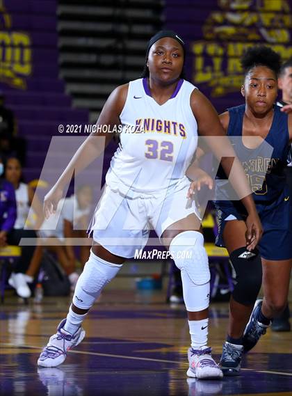 Thumbnail 1 in Warren vs. Lynwood photogallery.
