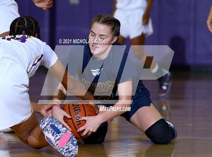 Thumbnail 2 in Warren vs. Lynwood photogallery.