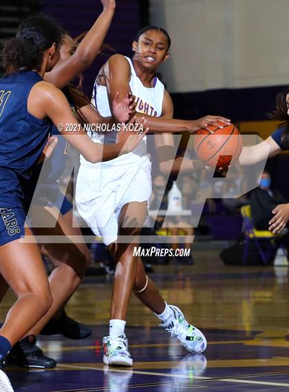 Thumbnail 3 in Warren vs. Lynwood photogallery.