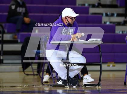 Thumbnail 1 in Warren vs. Lynwood photogallery.