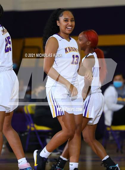 Thumbnail 2 in Warren vs. Lynwood photogallery.