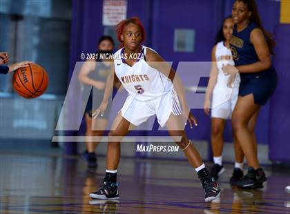 Thumbnail 1 in Warren vs. Lynwood photogallery.