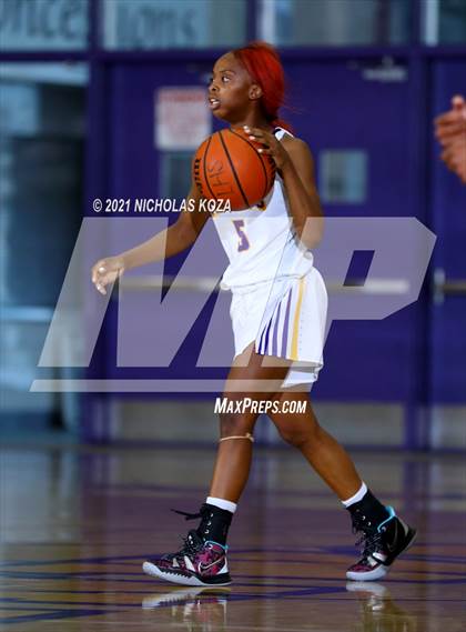 Thumbnail 1 in Warren vs. Lynwood photogallery.
