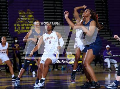 Thumbnail 1 in Warren vs. Lynwood photogallery.