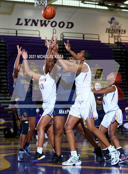 Thumbnail 3 in Warren vs. Lynwood photogallery.