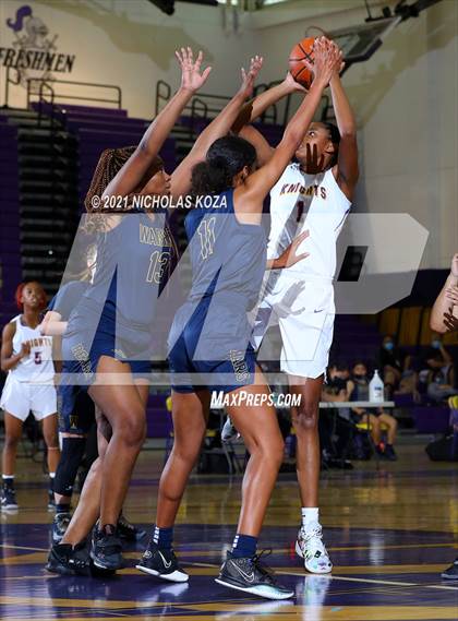 Thumbnail 1 in Warren vs. Lynwood photogallery.