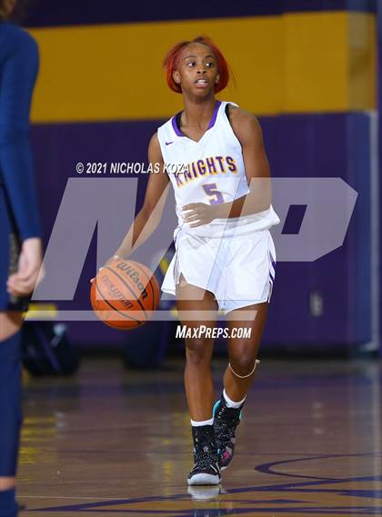 Thumbnail 2 in Warren vs. Lynwood photogallery.