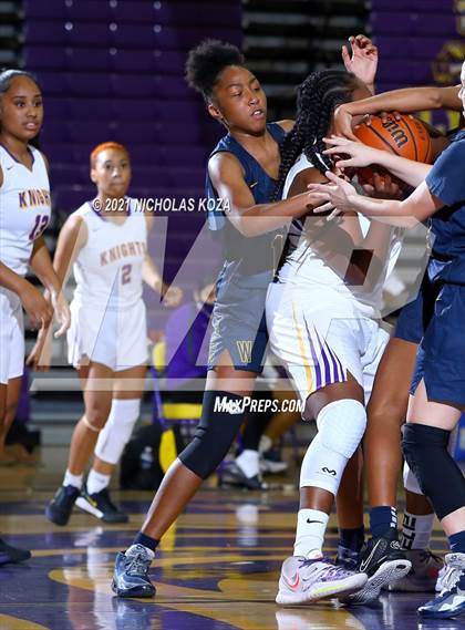 Thumbnail 1 in Warren vs. Lynwood photogallery.