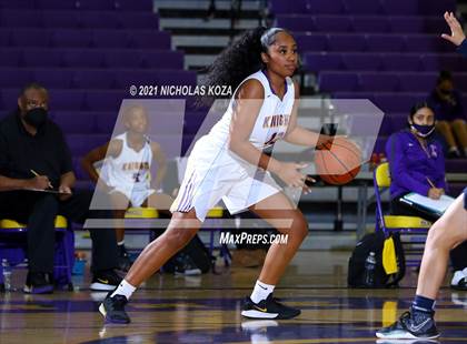 Thumbnail 2 in Warren vs. Lynwood photogallery.