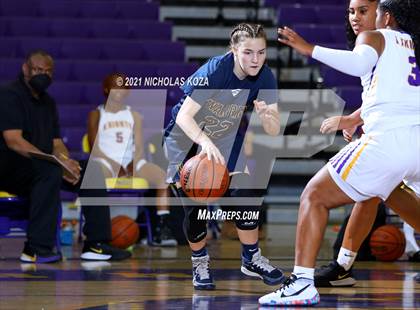 Thumbnail 2 in Warren vs. Lynwood photogallery.