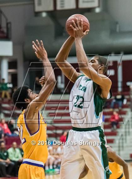 Thumbnail 1 in Archbishop Riordan vs. Sacred Heart Cathedral Preparatory (CIF CCS D3 Final) photogallery.