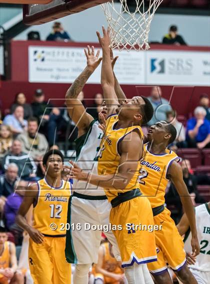 Thumbnail 2 in Archbishop Riordan vs. Sacred Heart Cathedral Preparatory (CIF CCS D3 Final) photogallery.