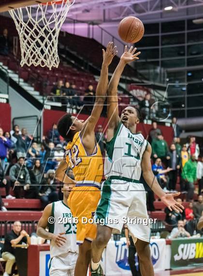 Thumbnail 3 in Archbishop Riordan vs. Sacred Heart Cathedral Preparatory (CIF CCS D3 Final) photogallery.
