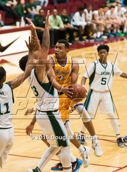 Thumbnail 3 in Archbishop Riordan vs. Sacred Heart Cathedral Preparatory (CIF CCS D3 Final) photogallery.