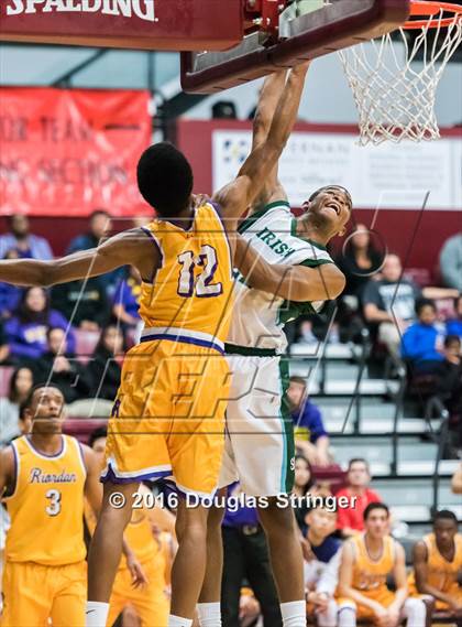 Thumbnail 1 in Archbishop Riordan vs. Sacred Heart Cathedral Preparatory (CIF CCS D3 Final) photogallery.