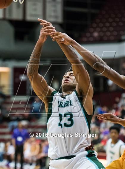 Thumbnail 3 in Archbishop Riordan vs. Sacred Heart Cathedral Preparatory (CIF CCS D3 Final) photogallery.
