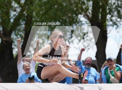 Thumbnail 2 in CHSAA 4A (Pole Vault) photogallery.