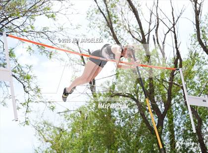 Thumbnail 3 in CHSAA 4A (Pole Vault) photogallery.