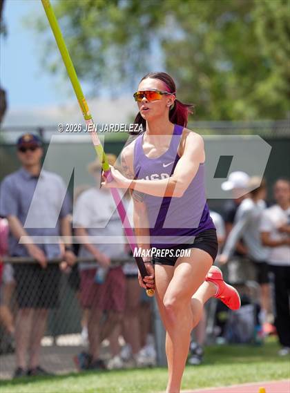 Thumbnail 2 in CHSAA 4A (Pole Vault) photogallery.