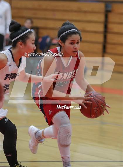 Thumbnail 2 in Sanger vs Clovis East photogallery.