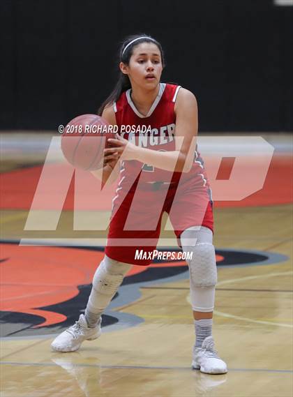 Thumbnail 2 in Sanger vs Clovis East photogallery.