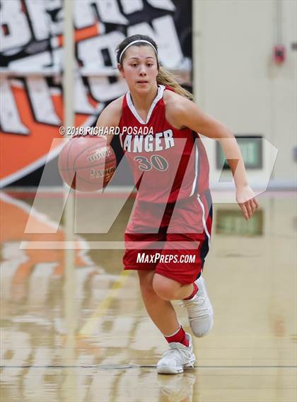 Thumbnail 2 in Sanger vs Clovis East photogallery.