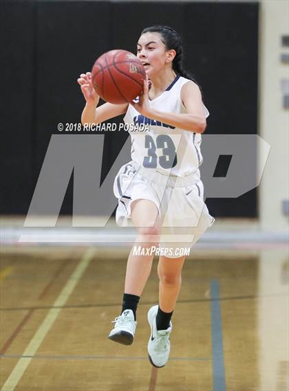Thumbnail 2 in Sanger vs Clovis East photogallery.
