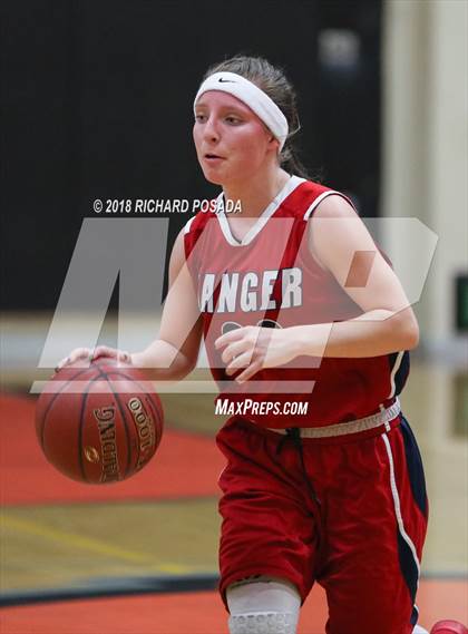 Thumbnail 2 in Sanger vs Clovis East photogallery.