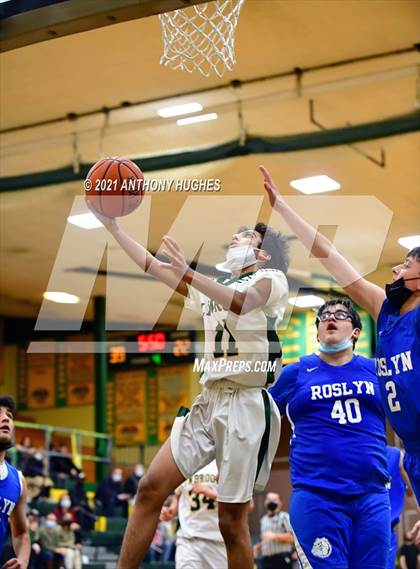 Thumbnail 3 in Lynbrook vs Roslyn  photogallery.