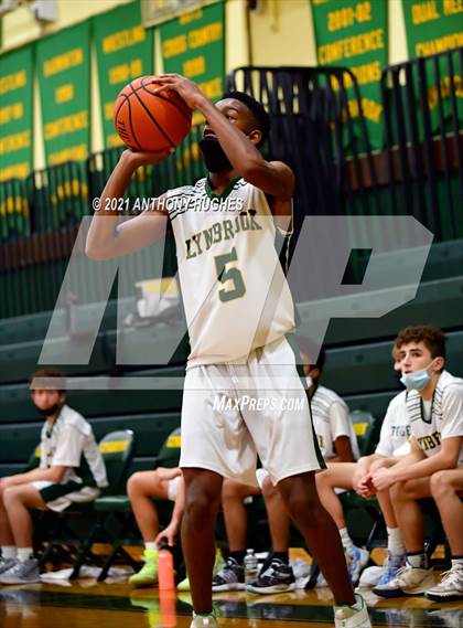 Thumbnail 2 in Lynbrook vs Roslyn  photogallery.