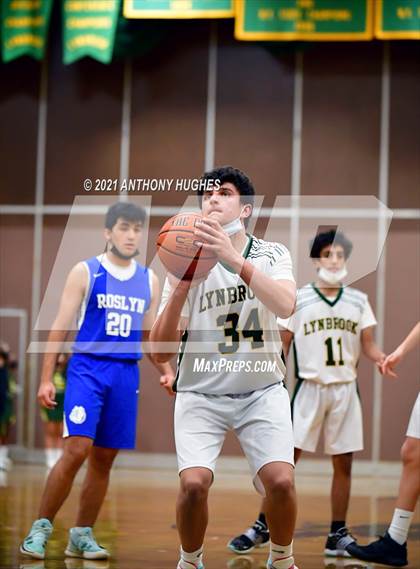 Thumbnail 3 in Lynbrook vs Roslyn  photogallery.