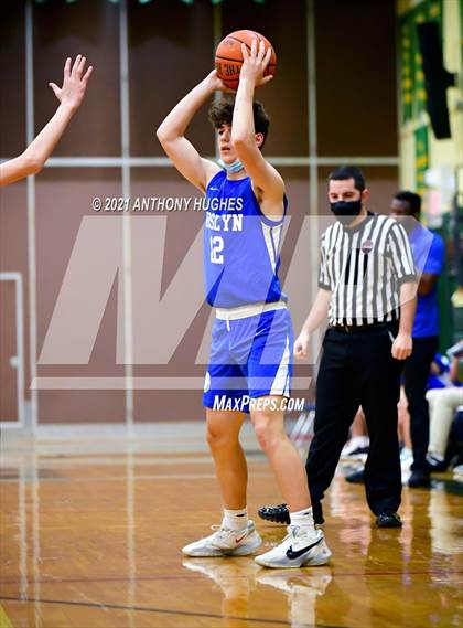 Thumbnail 2 in Lynbrook vs Roslyn  photogallery.